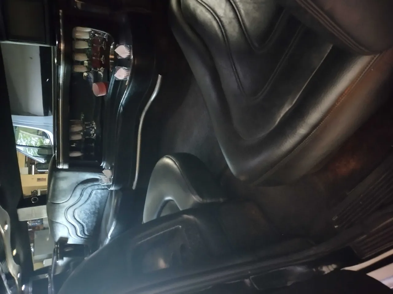 Hummer Limousine interior, photo 5 for hummer limo rental in Allgood, AL
