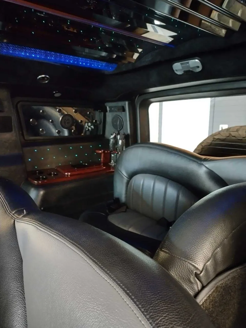 Hummer Limousine interior, photo 6 for hummer limo rental in Allgood, AL
