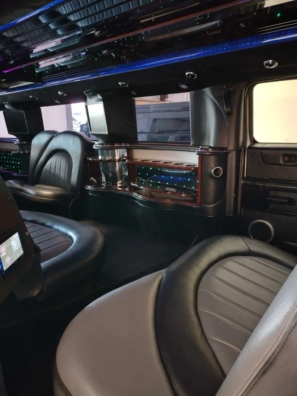 Hummer Limousine interior, photo 4 for hummer limo rental in Rochelle, GA