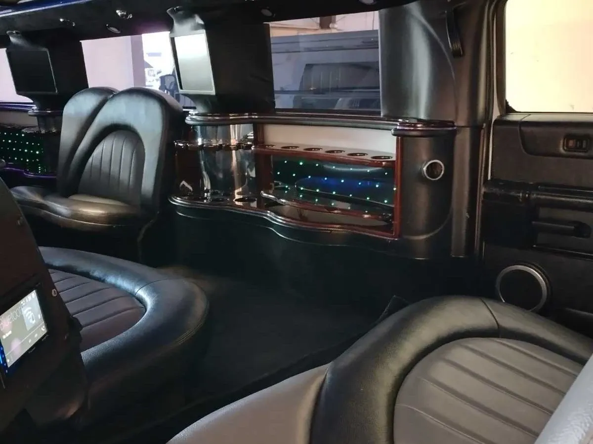 White Hummer Limousine, photo 6 for limo rental White Hummer Limousine, photo 6 for limo rental