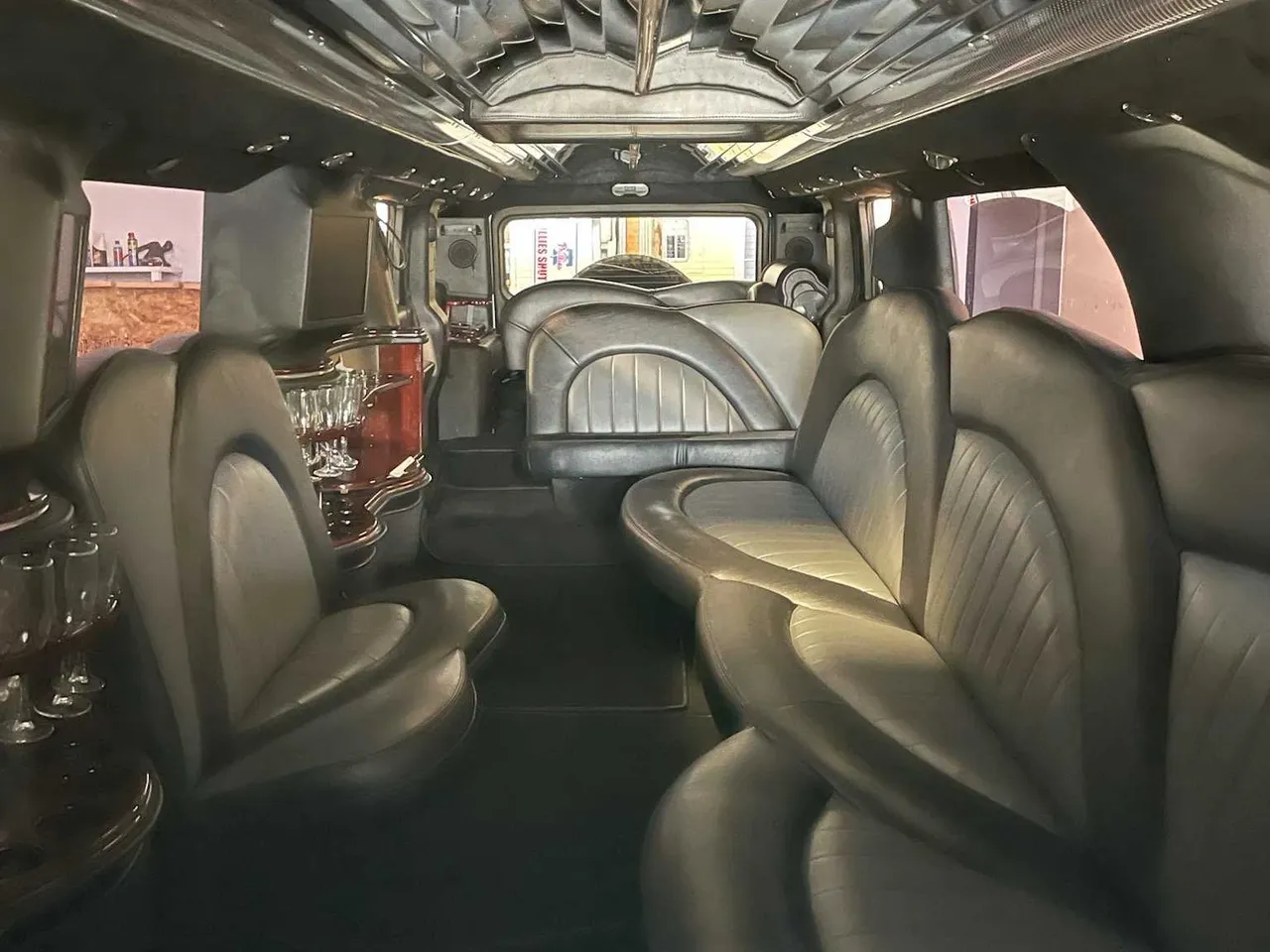 Black Hummer Limousine, photo 3 for limo rental Black Hummer Limousine, photo 3 for limo rental