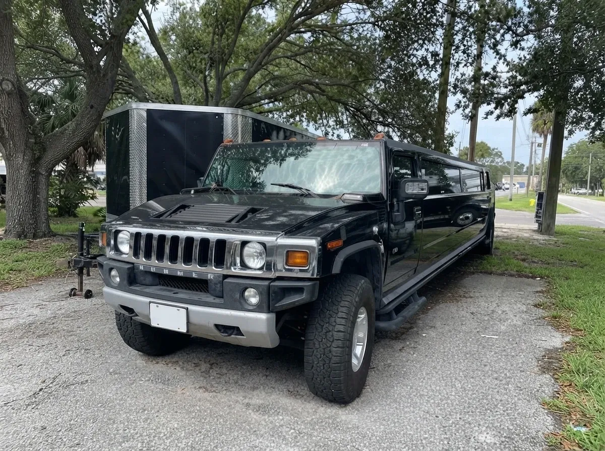 Black Hummer Limousine, photo 5 for limo rental Black Hummer Limousine, photo 5 for limo rental