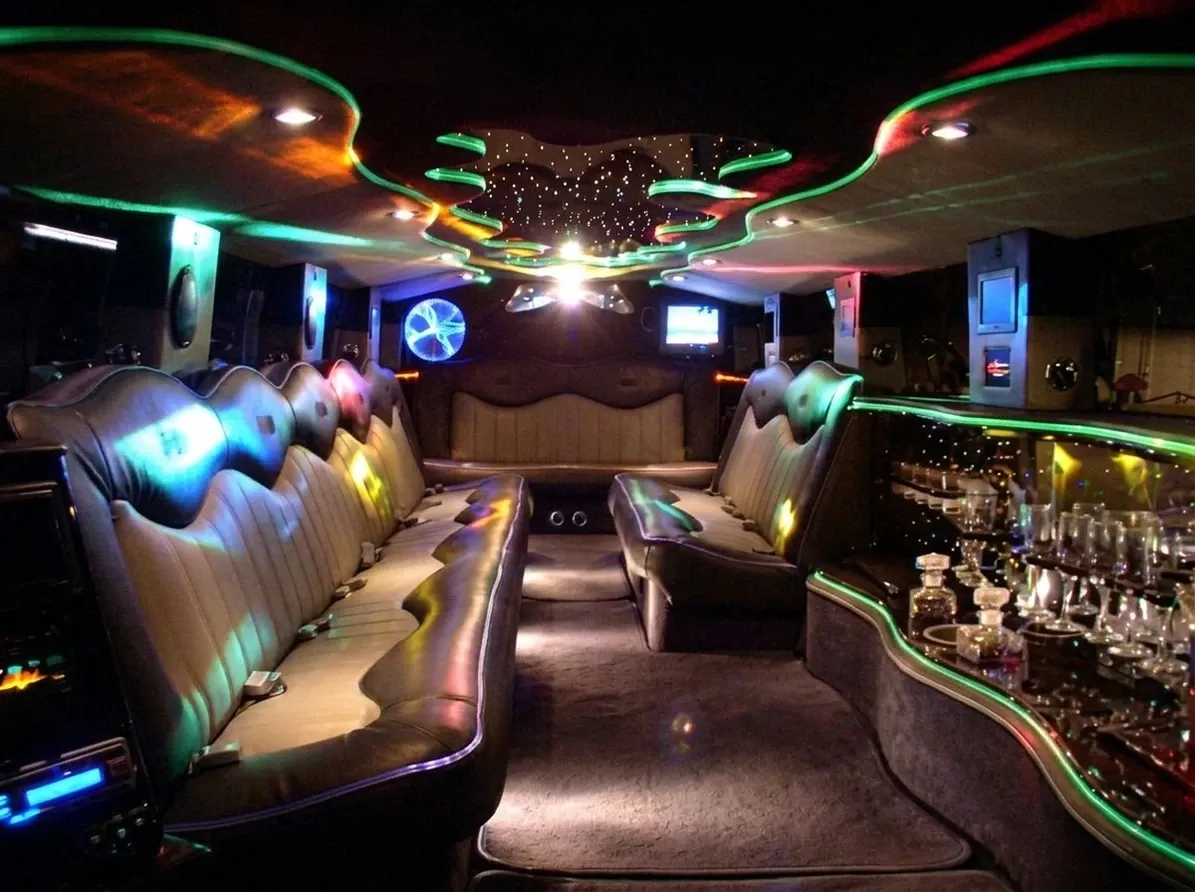 White Hummer Limousine for limo rental White Hummer Limousine for limo rental