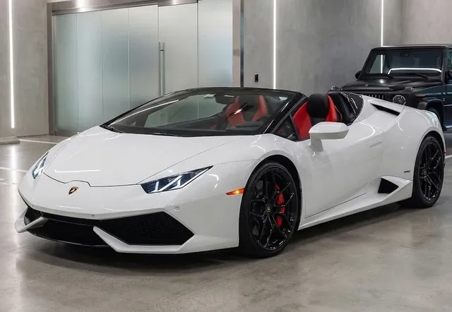 Lamborghini Huracan Spyder for sports car rental