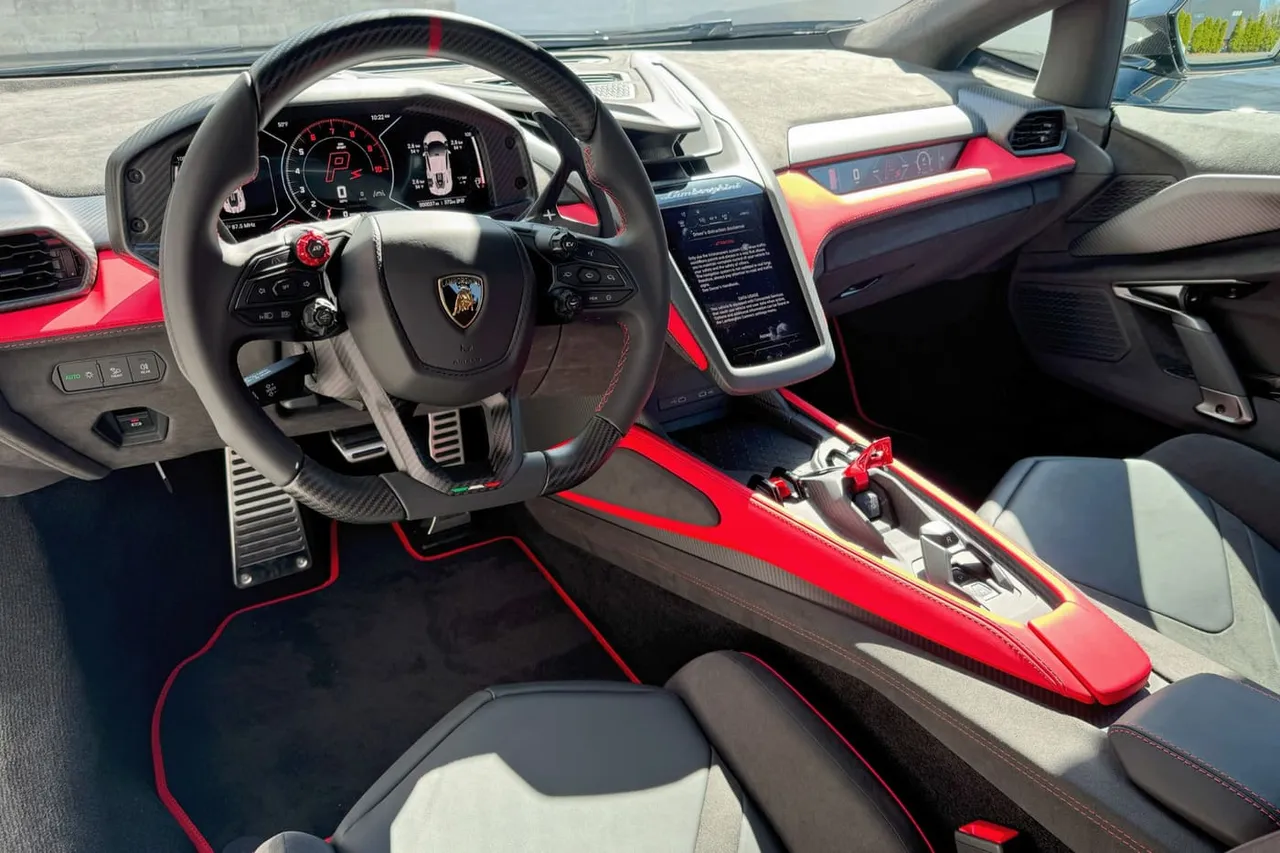 White Lamborghini Revuelto, photo 4 for sports car rental White Lamborghini Revuelto, photo 4 for sports car rental