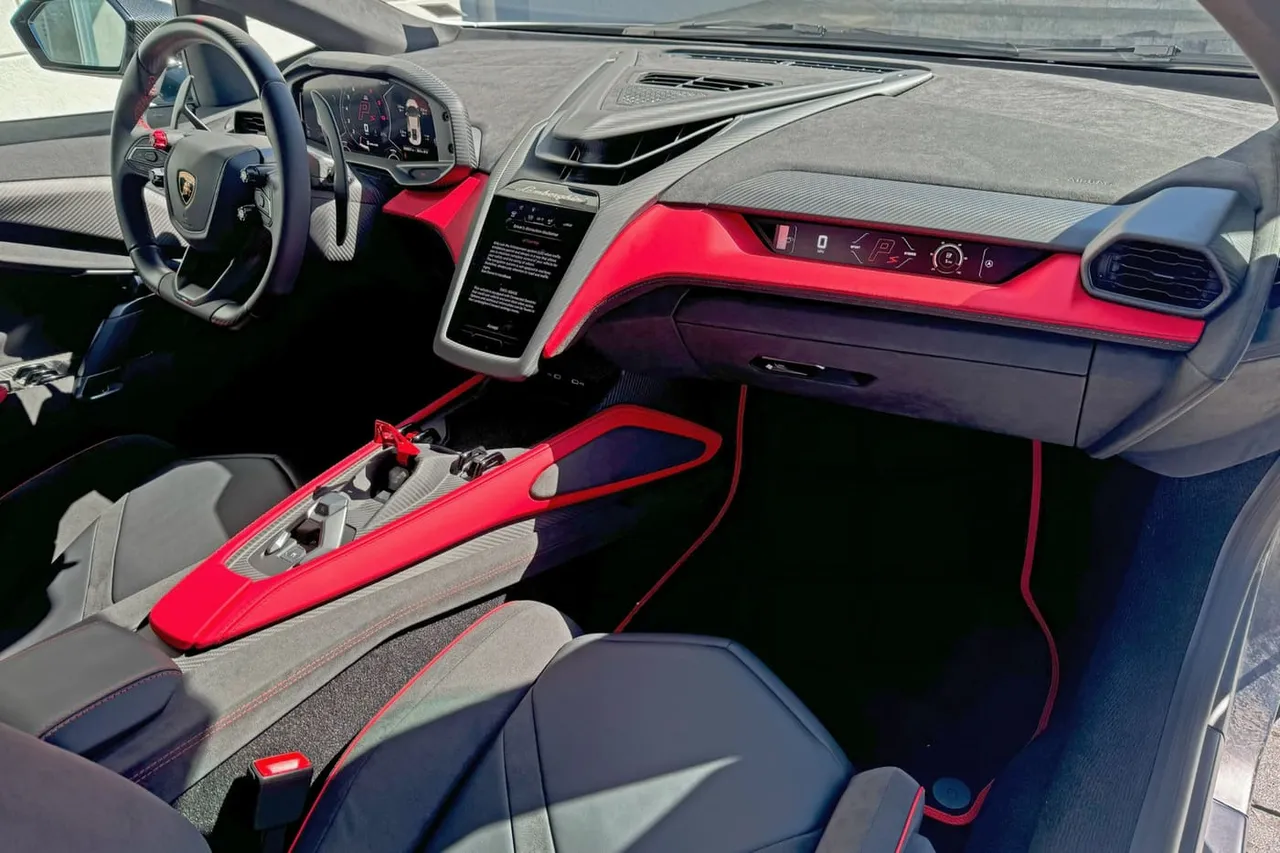 White Lamborghini Revuelto, photo 6 for sports car rental White Lamborghini Revuelto, photo 6 for sports car rental