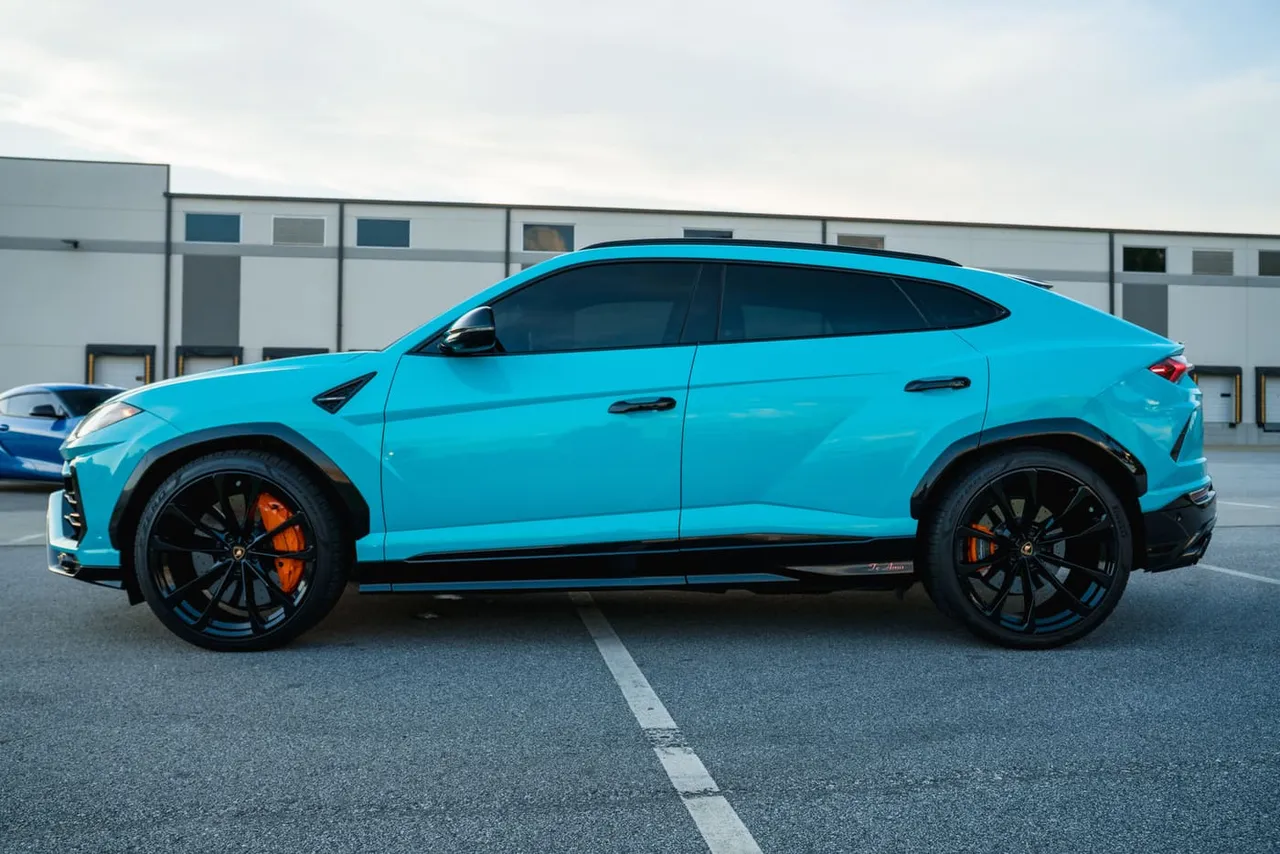 Blue Lamborghini Urus, photo 5 for airport transfers Blue Lamborghini Urus, photo 5 for airport transfers