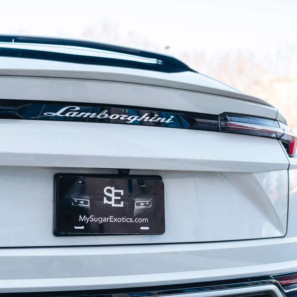 White Lamborghini Urus Omnino Albus, photo 4 for airport transfers
