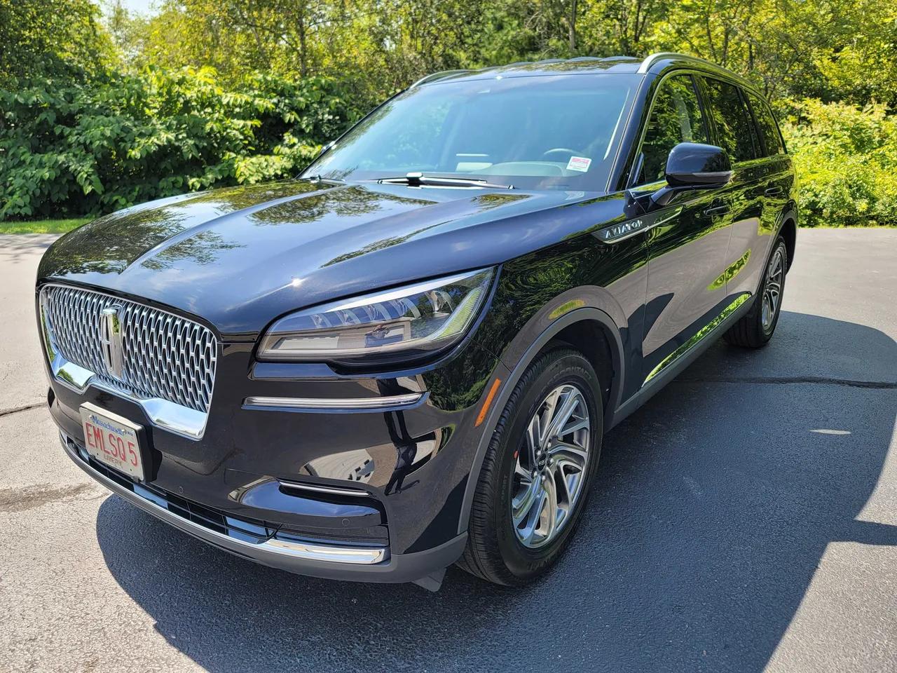 Black 2026 Lincoln Aviator for airport transfers Black 2026 Lincoln Aviator for airport transfers