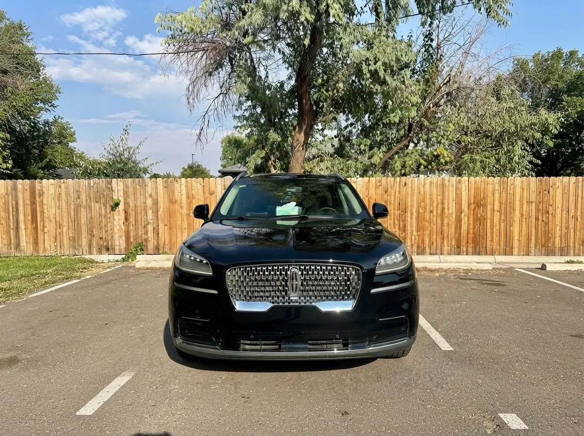 Black Lincoln Aviator, photo 3 for airport transfers Black Lincoln Aviator, photo 3 for airport transfers