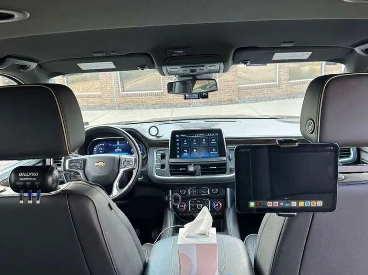 Black Lincoln Aviator, photo 5 for airport transfers Black Lincoln Aviator, photo 5 for airport transfers