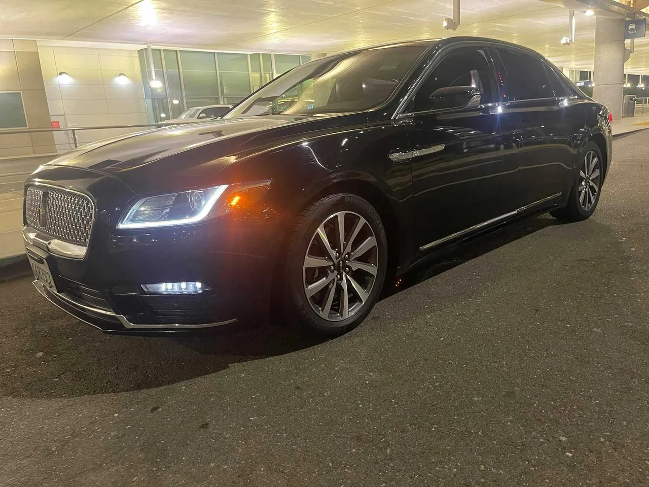 Black Lincoln Continental for chauffeur car rental in Utah
