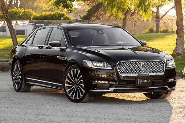 Lincoln Continental Sedan for sedan rental