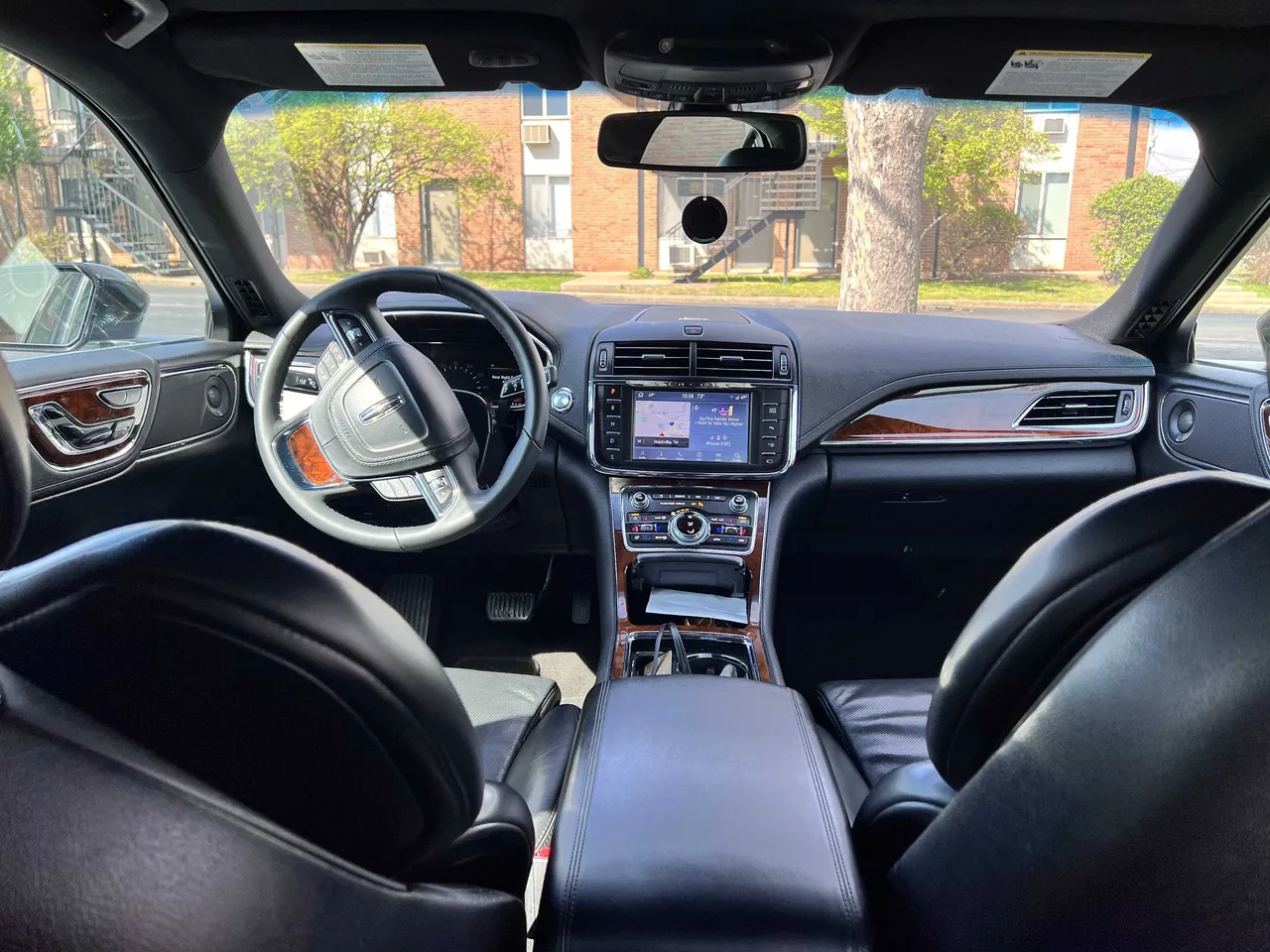 Black Lincoln Continental Sedan, photo 6 for sedan rental in Haubstadt, IN