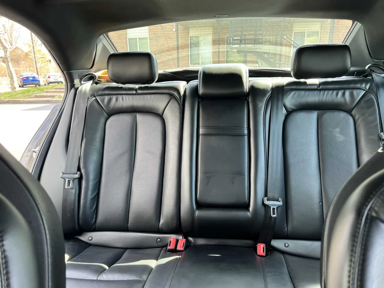 Lincoln Continental Sedan interior, photo 7 for sedan rental in Nashville, TN