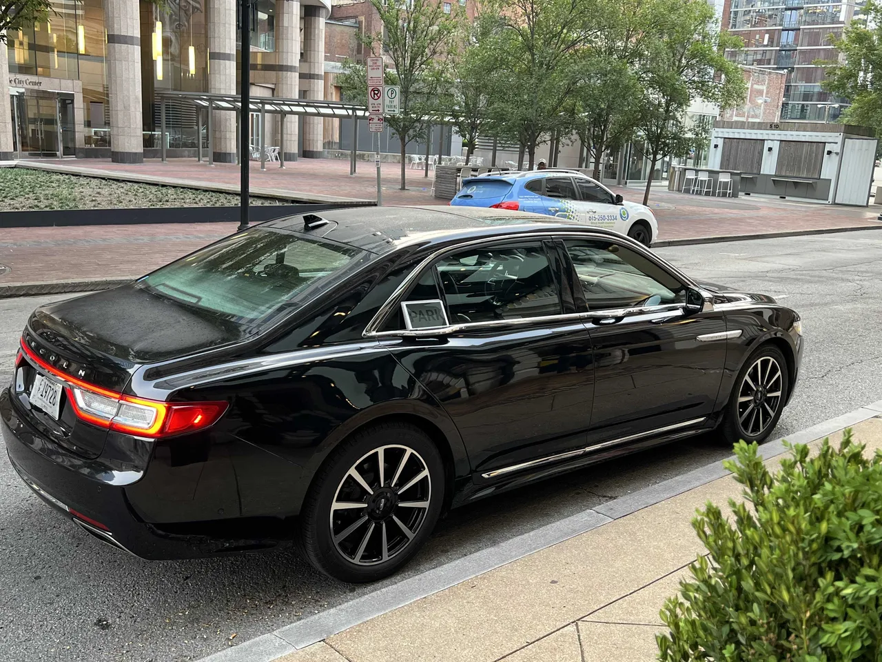 Black Lincoln Continental Sedan for sedan rental in Haubstadt, IN