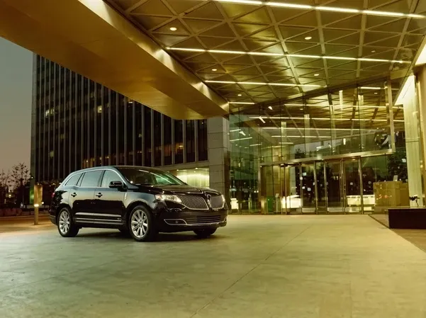 Black Lincoln MKT Executive Crossover, photo 2 for airport transfers