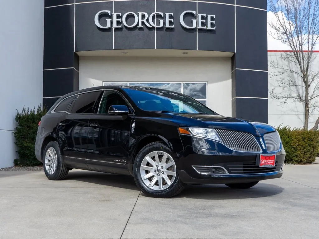 Black Lincoln MKT Executive Sedans, photo 2 for sedan rental in Cascade, MT
