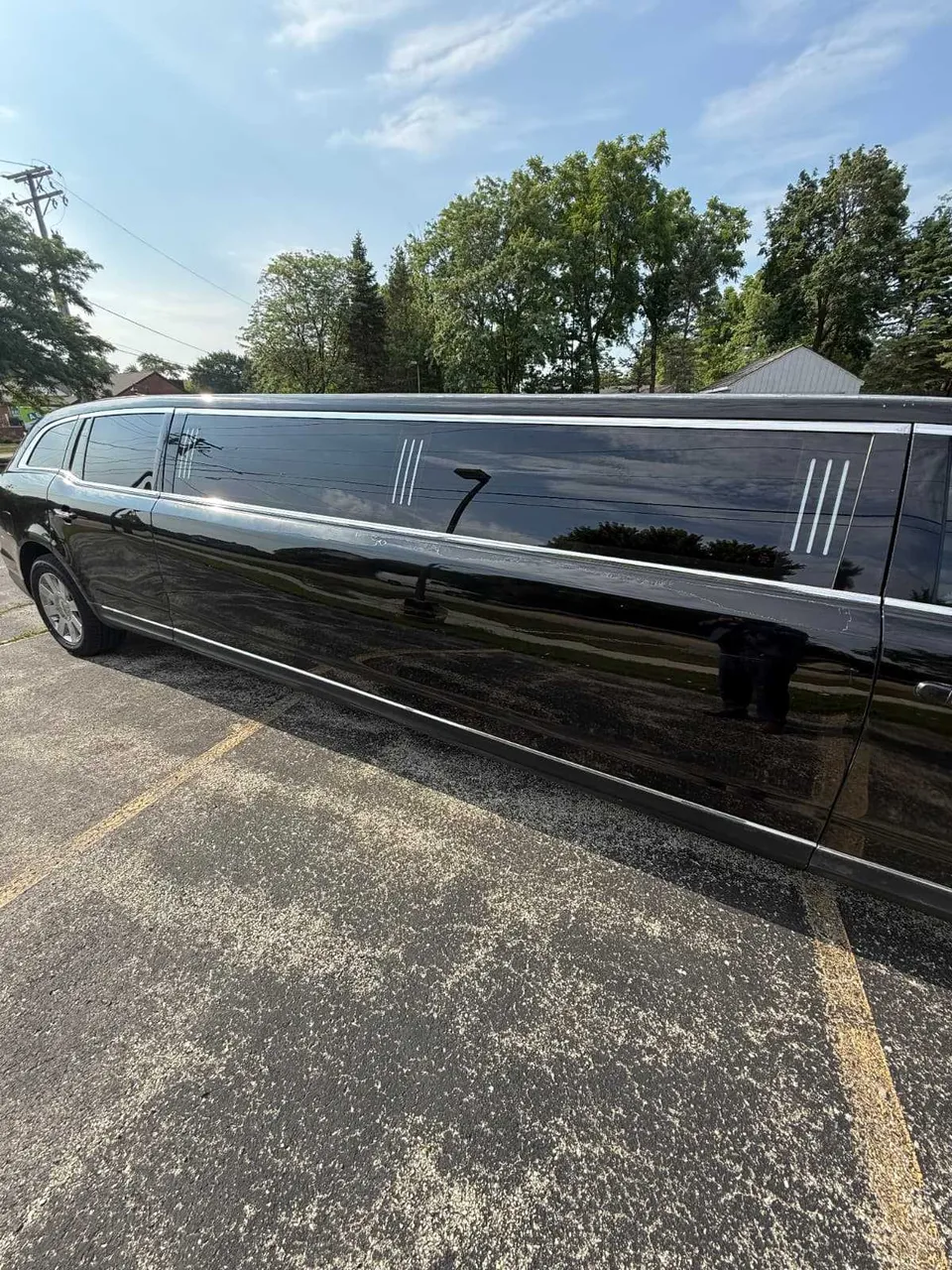 Black Lincoln MKT Limo for prom car rental in Worthington, IN