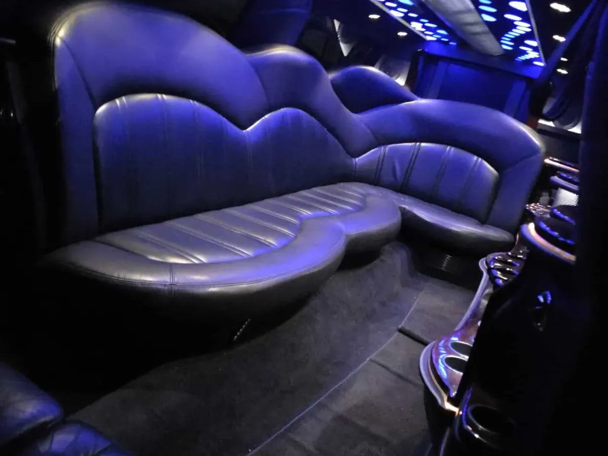 White Lincoln MKT Limousine, photo 2 for limo rental White Lincoln MKT Limousine, photo 2 for limo rental