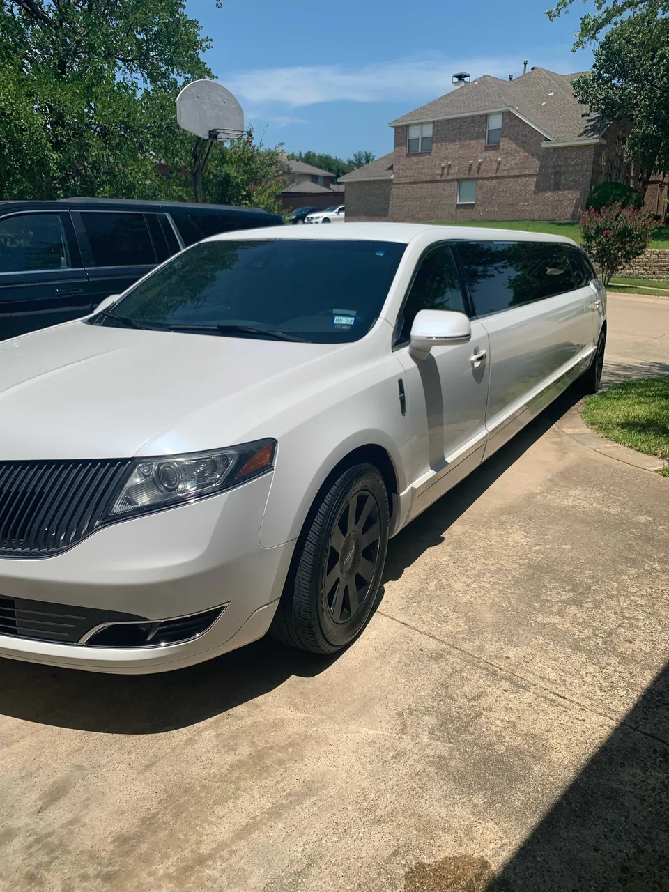 White Lincoln MKT Limousine for cadillac escalade limo in Avon Park, FL