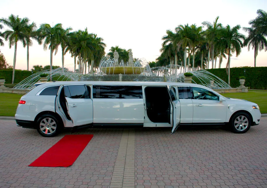 Lincoln MKT Stretch Limousine for limo rental in Cibola County, NM