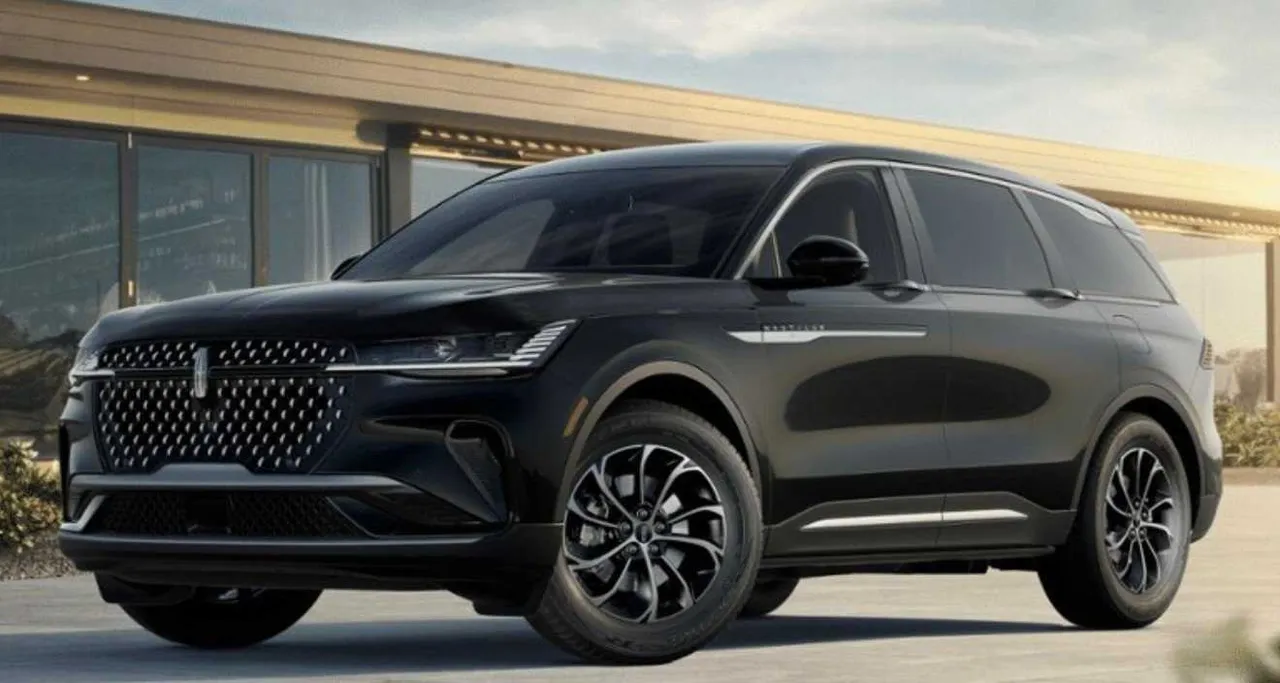 Black Lincoln Nautilus for sedan rental in Haubstadt, IN