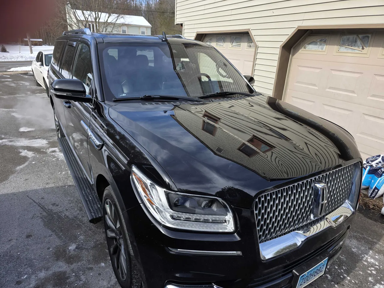 Black Lincoln Navigator for airport transfers Black Lincoln Navigator for airport transfers