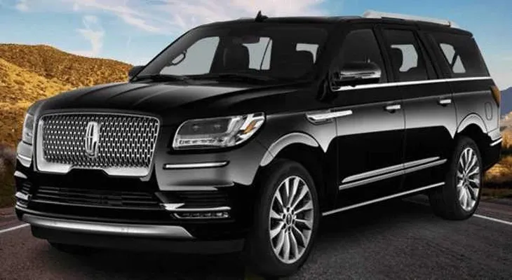 Black Lincoln Navigator for black car service in Belleview, FL Black Lincoln Navigator for black car service in Belleview, FL