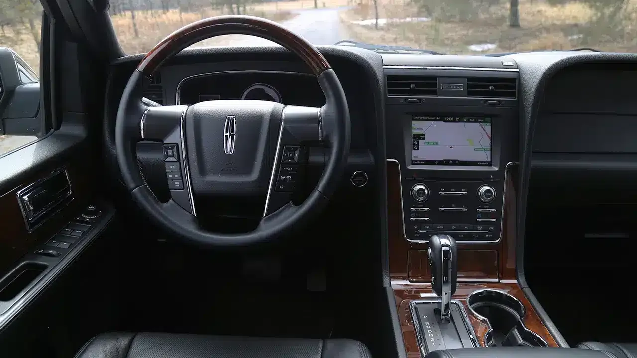 Black Lincoln Navigator L for airport transfers