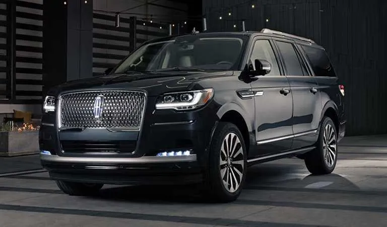 Black Lincoln Navigator for airport transfers in Smith River, CA