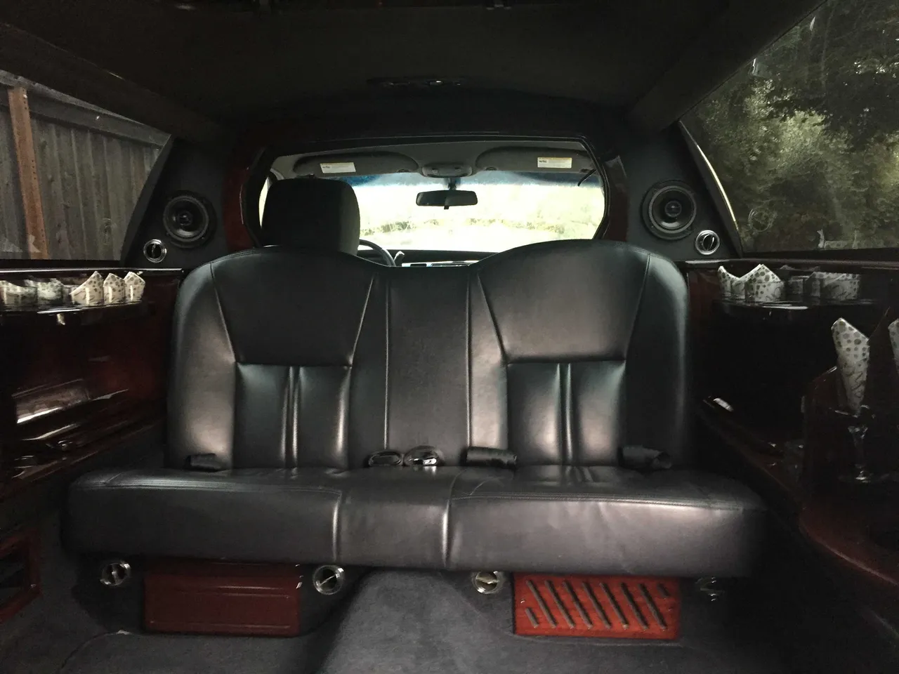 Lincoln stretch limousine interior for cadillac escalade limo in Rio Nido, CA
