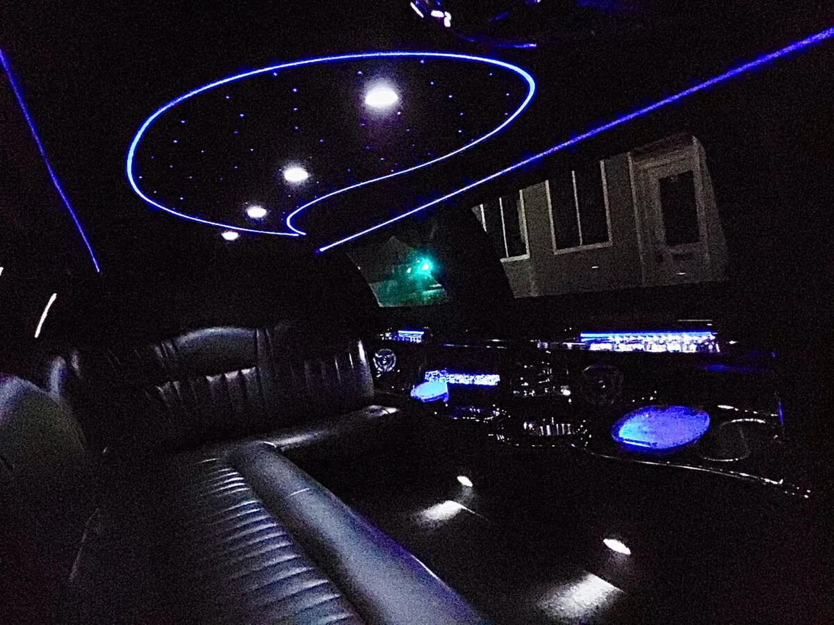 White Lincoln Town CAR Limousine #5, photo 4 for limo rental in Hunterdon County, NJ