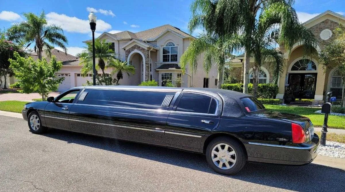 Black Lincoln Towncar Limo for cadillac escalade limo in Palmetto, FL