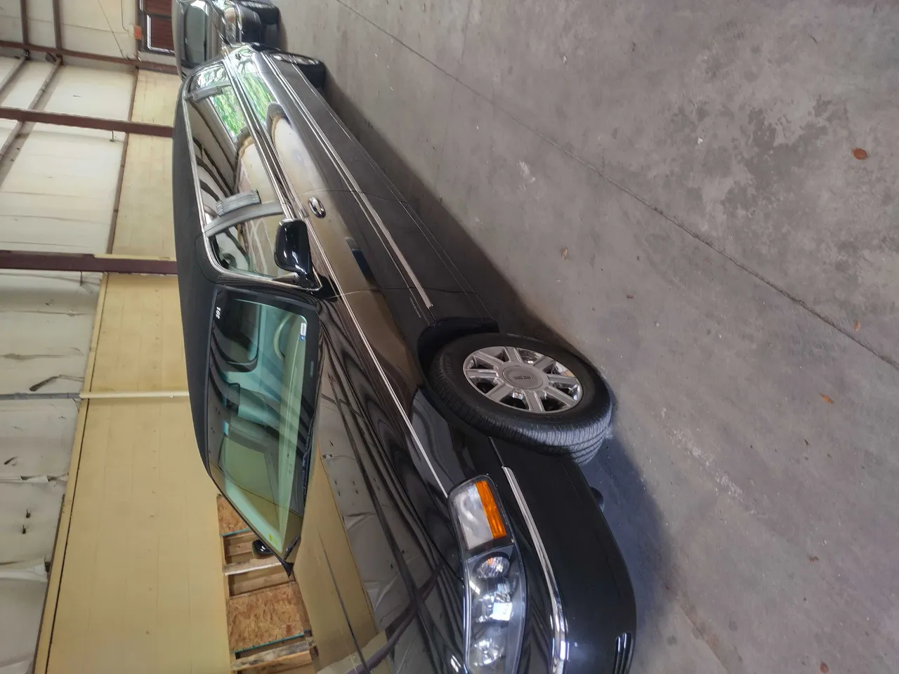 Black Lincoln Towncar Limo exterior, photo 2 for cadillac escalade limo in Palmetto, FL