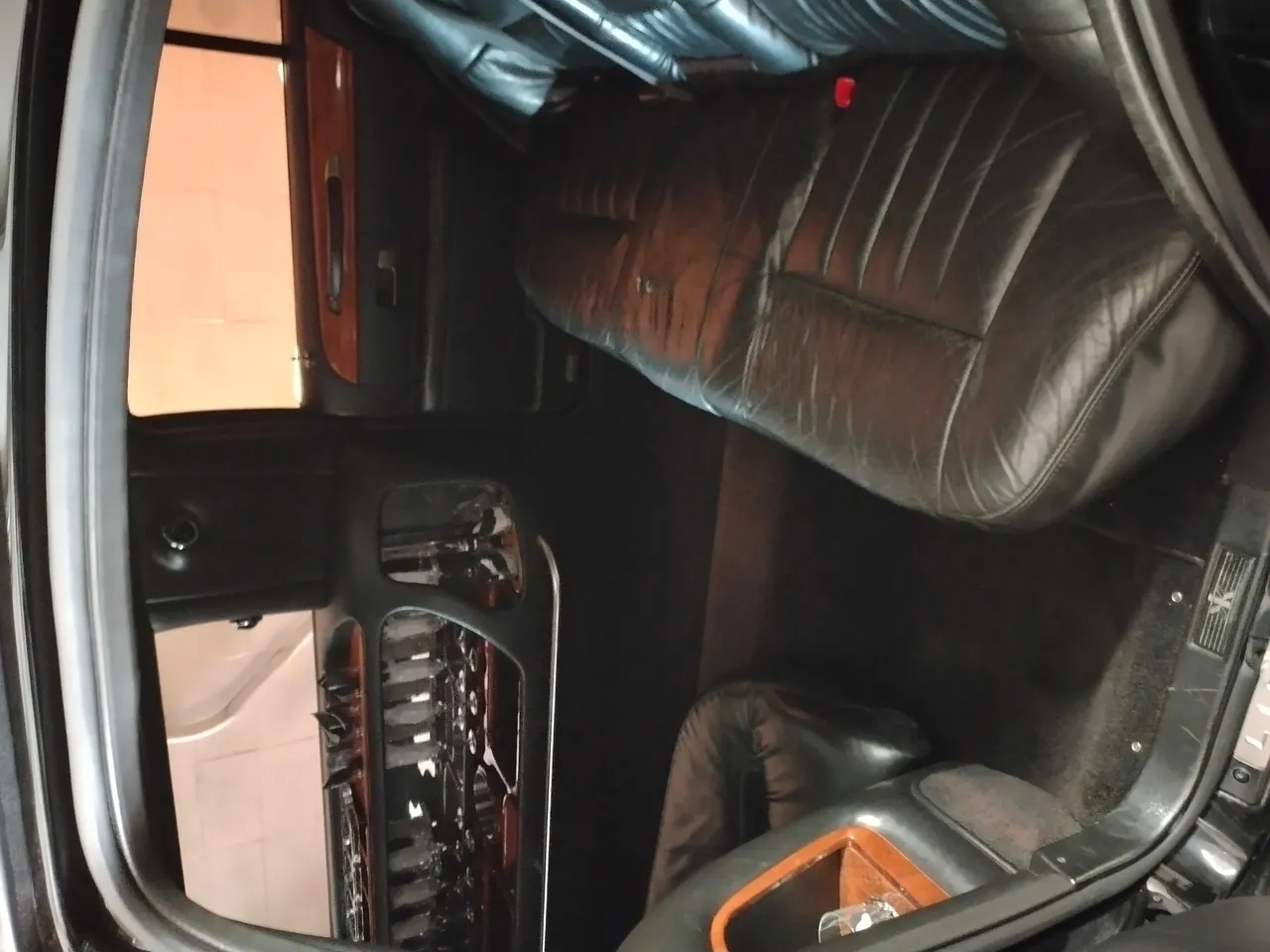Lincoln Towncar Limo interior, photo 4 for cadillac escalade limo in Palmetto, FL