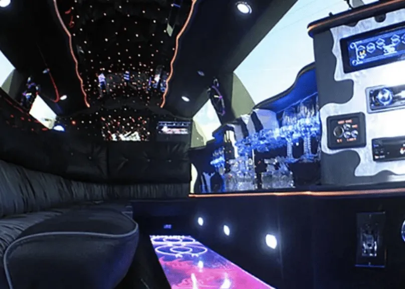 Lincoln Towncar Limo Tuxedo interior for cadillac escalade limo in Kettleman City, CA