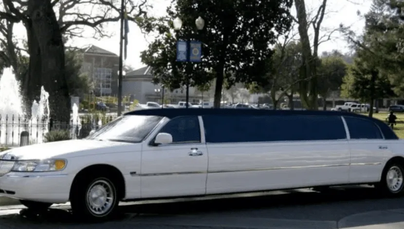 White Lincoln Towncar Limo Tuxedo for cadillac escalade limo in Kettleman City, CA