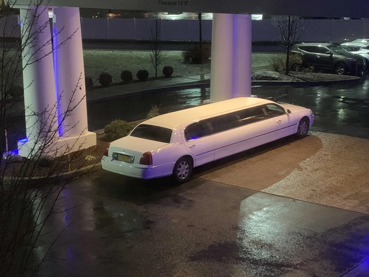 White Lincoln Towncar Limousine - Marilyn Monroe for prom car rental in Trumansburg, NY