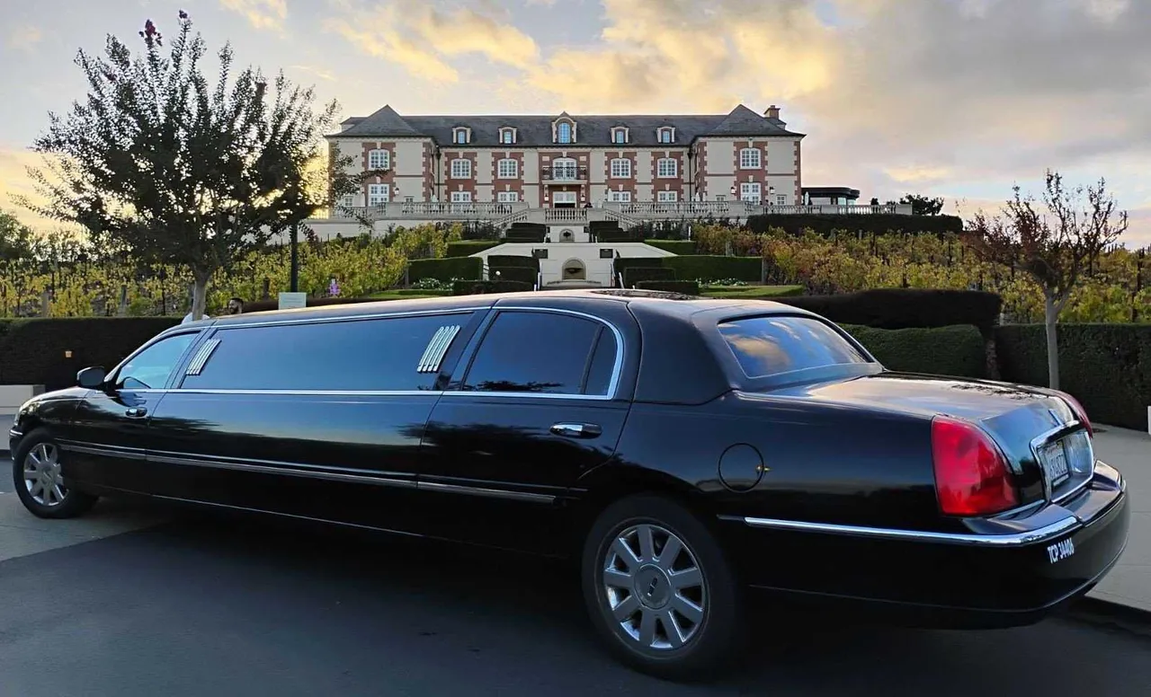 Black Lincoln Towncar Stretch Limousine for cadillac escalade limo in Colusa, CA