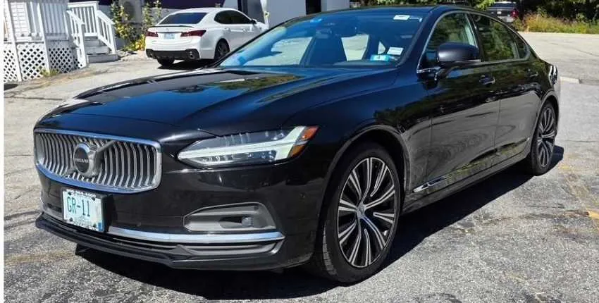 Luxury Black Sedan for sedan rental in Thousand Island Park, NY