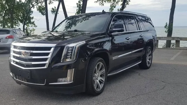 Luxury SUV for chauffeur car rental in Huron County, OH Luxury SUV for chauffeur car rental in Huron County, OH