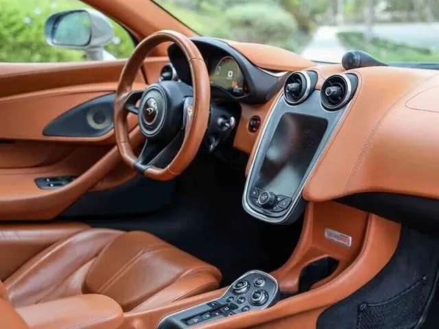 Silver McLaren 570S, photo 2 for sports car rental Silver McLaren 570S, photo 2 for sports car rental