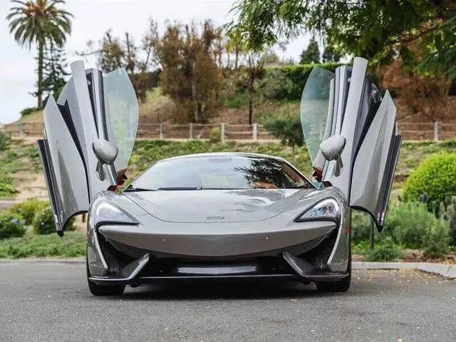 Silver McLaren 570S, photo 4 for sports car rental Silver McLaren 570S, photo 4 for sports car rental