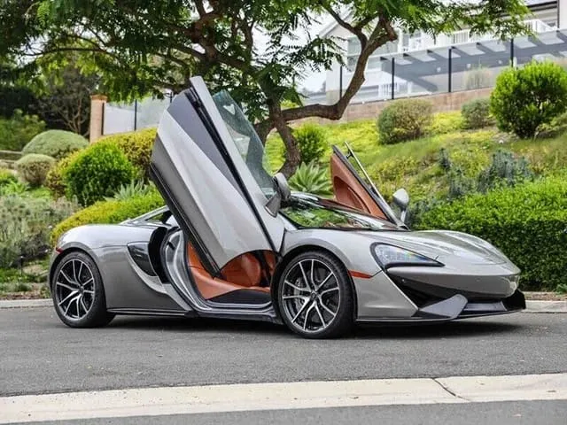 Silver McLaren 570S, photo 5 for sports car rental Silver McLaren 570S, photo 5 for sports car rental