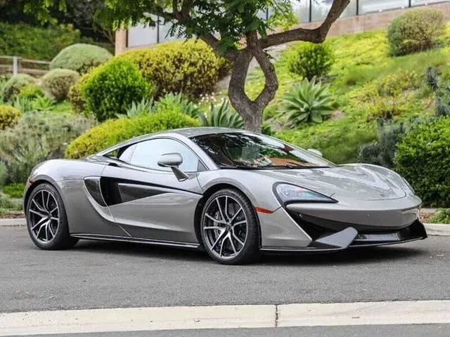 Silver McLaren 570S, photo 6 for sports car rental Silver McLaren 570S, photo 6 for sports car rental