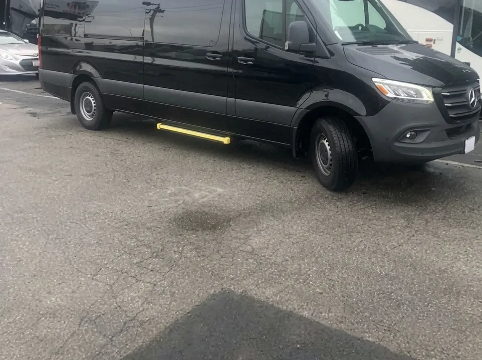 Black Mercedes-Benz Executive Sprinter, photo 4 for minibus rental Black Mercedes-Benz Executive Sprinter, photo 4 for minibus rental