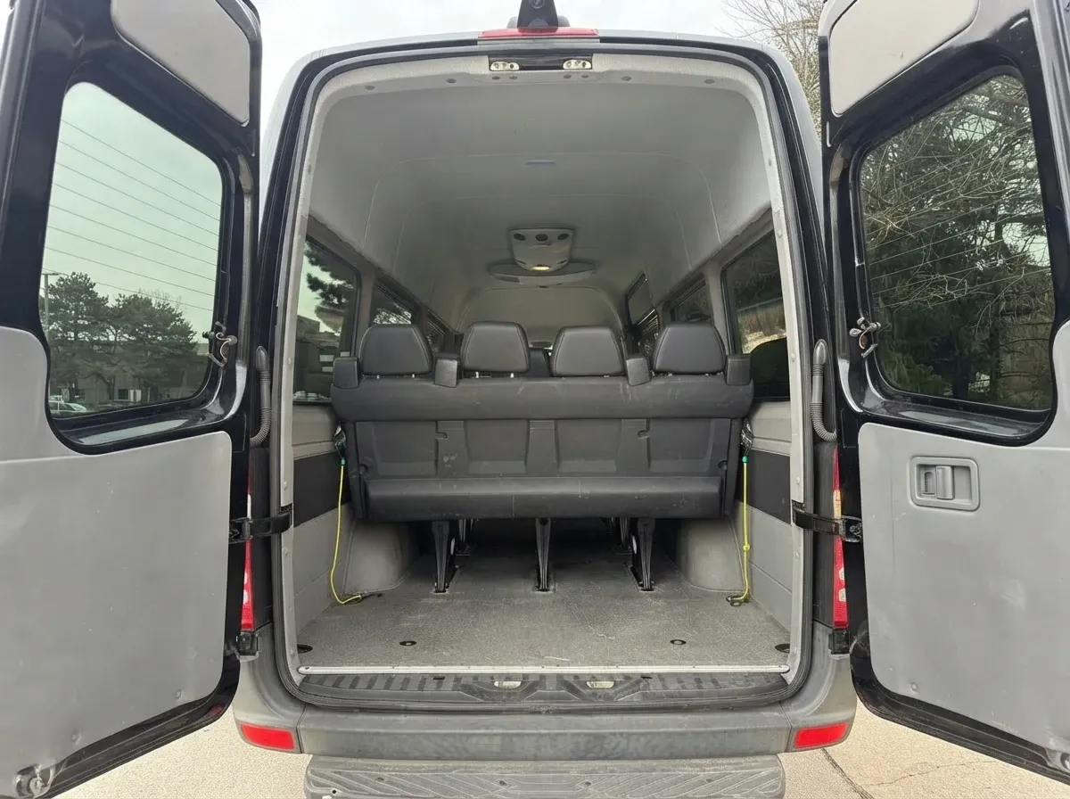 Black Mercedes-Benz Executive Sprinter for minibus rental Black Mercedes-Benz Executive Sprinter for minibus rental