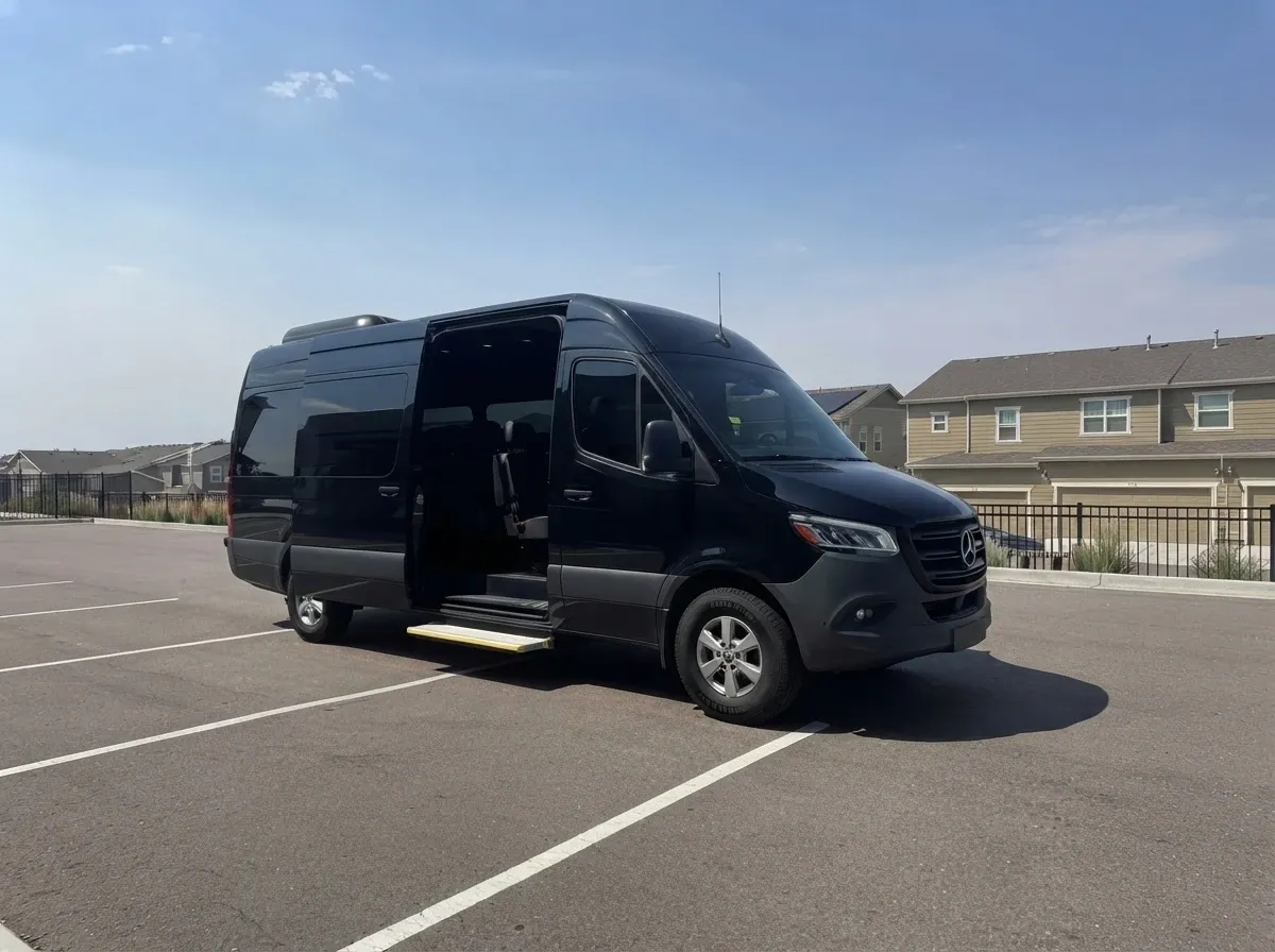 Black Mercedes-Benz Executive Sprinter, photo 5 for minibus rental Black Mercedes-Benz Executive Sprinter, photo 5 for minibus rental