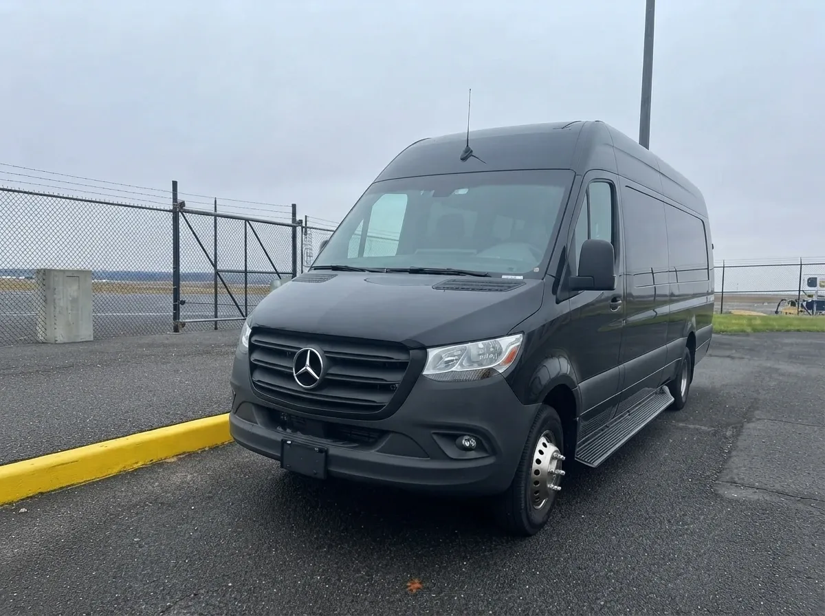 Black Mercedes-Benz Executive Sprinter, photo 5 for minibus rental Black Mercedes-Benz Executive Sprinter, photo 5 for minibus rental